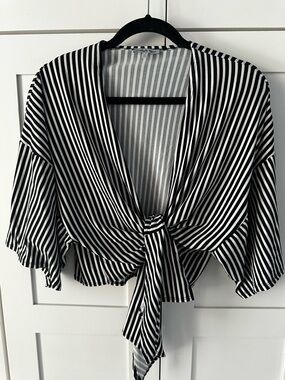 Charlotte Russe Black & White Striped Tie-Front Crop Top